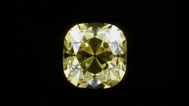 The-Red-Cross-Diamond